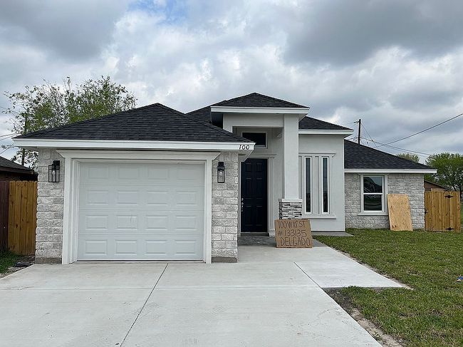 Photo of 100 W 10th St, Los Fresnos, TX