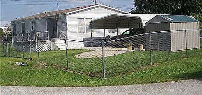 Photo of 901 Pinehurst Ave, Moore Haven, FL