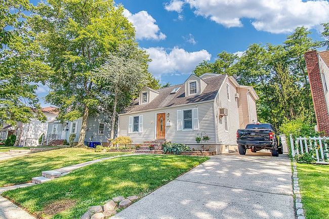 Photo of 74 Elkhart St, Staten Island, NY