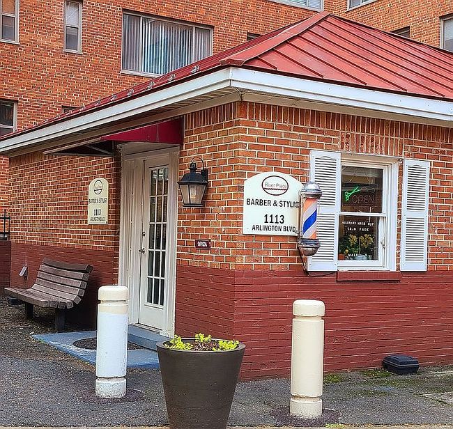 Additional photo 2 of property located at 1021 Arlington Blvd Apt 330