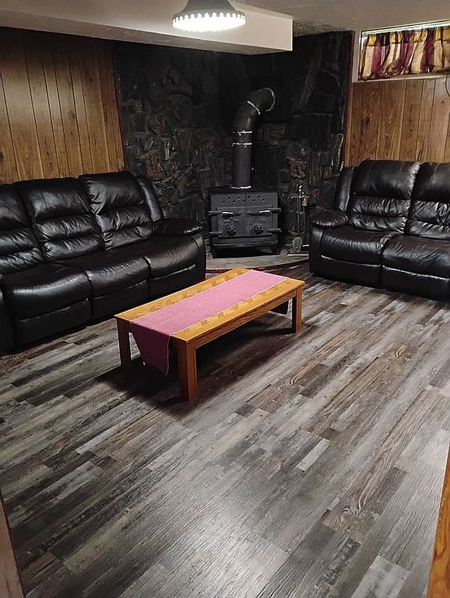 Image of 1335 Riverton Rd