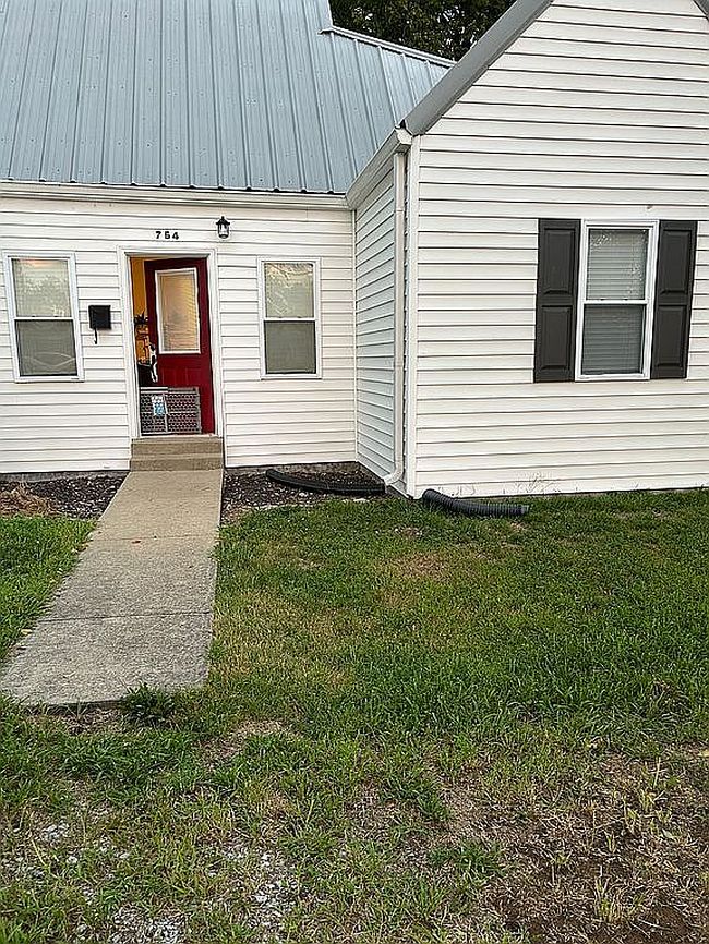 Image of 754 E Main St