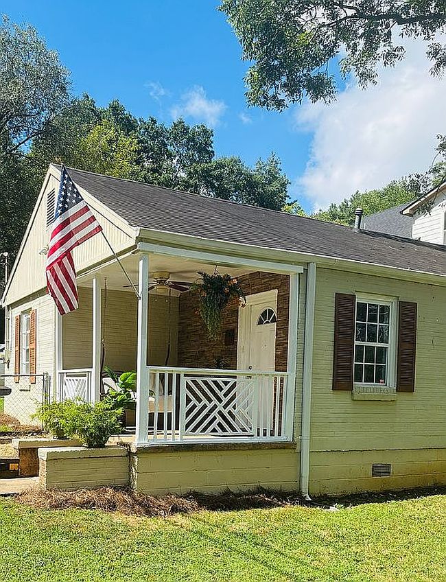Photo of 2811 Glenwood Ave Se