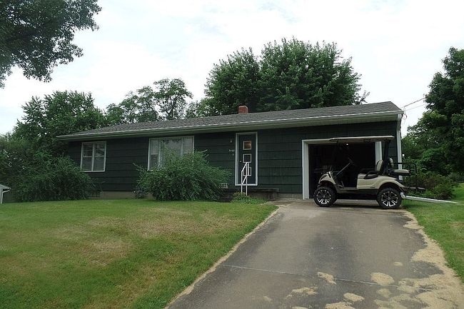 Photo of 3402 S 30th St, Saint Joseph, MO