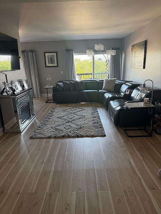 Photo of 820 Graceland Ave Apt 606, Des Plaines, IL