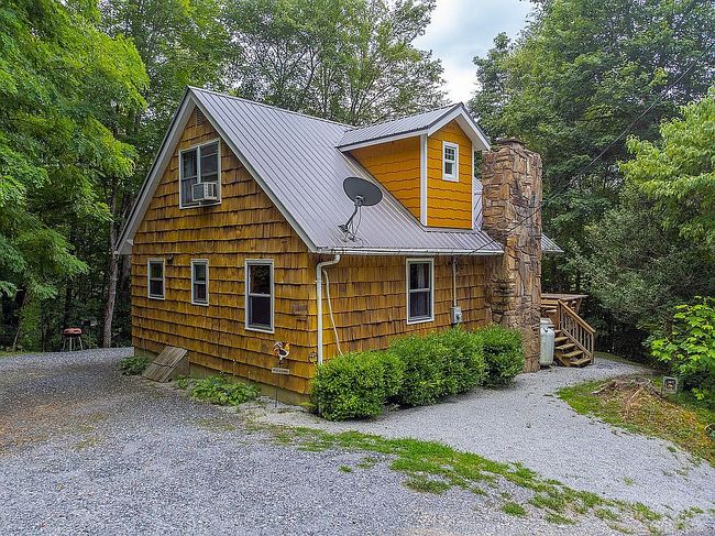 Photo of 256 Bailey Ave, Bryson City, NC