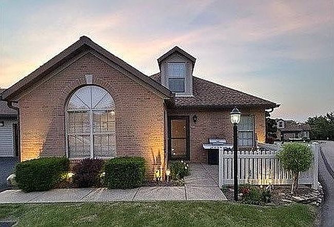 Photo of 1218 Stanford Ct, Coraopolis, PA