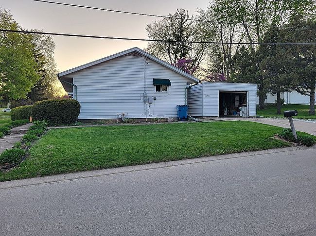 Image of 1400 Meriden St