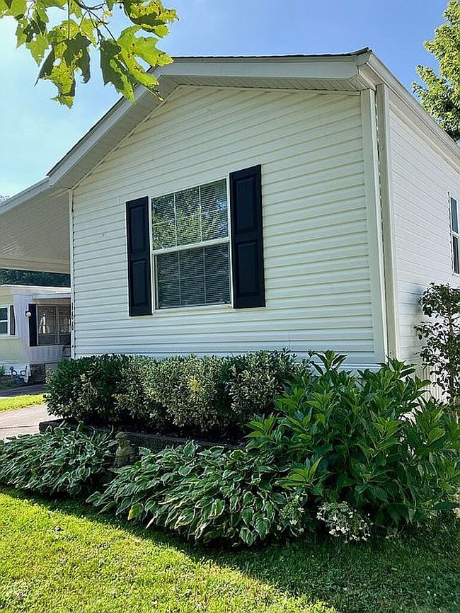 Photo of 166 Ironwood Dr, Hendersonville, NC