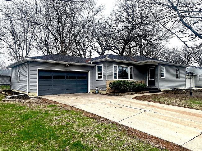 Image of 1306 Oak Blvd