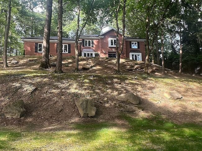 Photo of 332 Old Babcock Trl, Gibsonia, PA