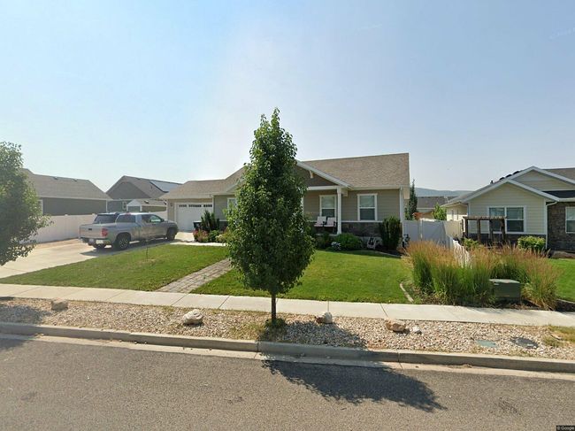 Preview of property located at 704 E Old Mill Dr