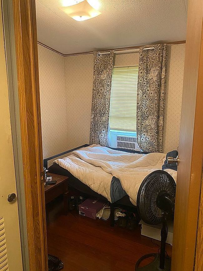 Image of 862 2nd St