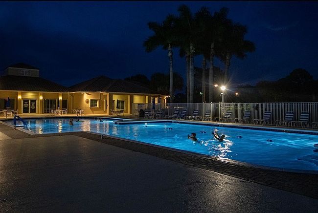 Image of 408 Sw Horseshoe Bay