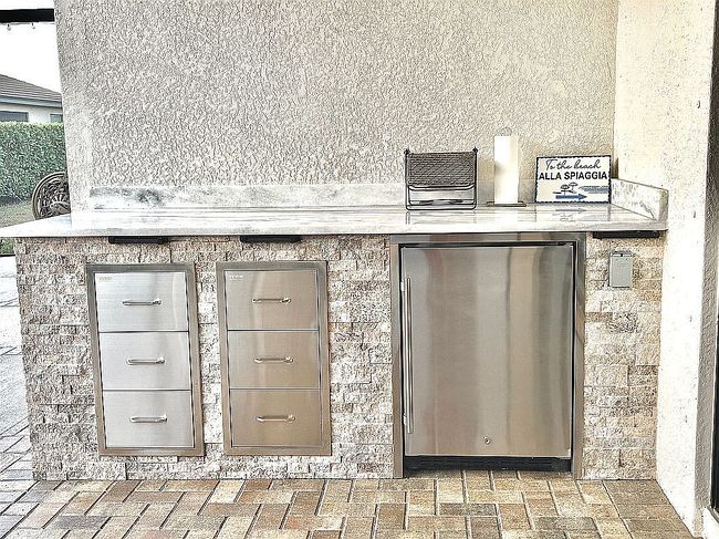 Image of 9231 Shadow Oak Ln