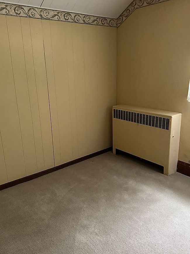Image of 1072 1st Ave