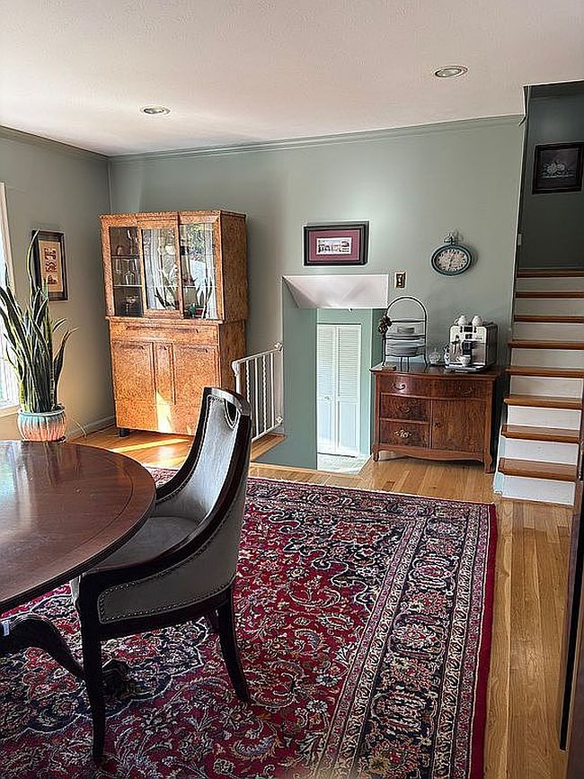 Photo of 553 Meadow Ln, Versailles, KY