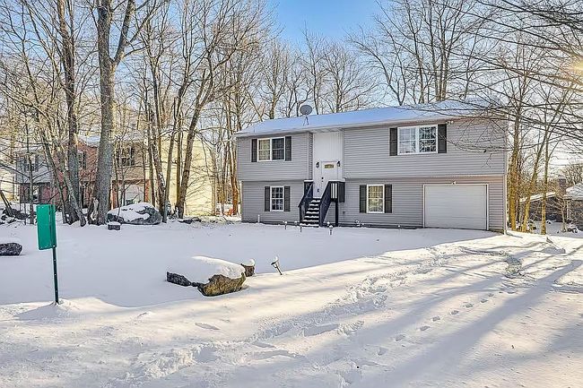 Photo of 8440 Bear Trail Dr, Tobyhanna, PA