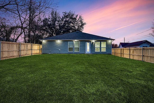 Photo of 3500 Roberts Ave, Dallas, TX