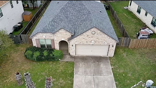Image of 200 Mistletoe Ln