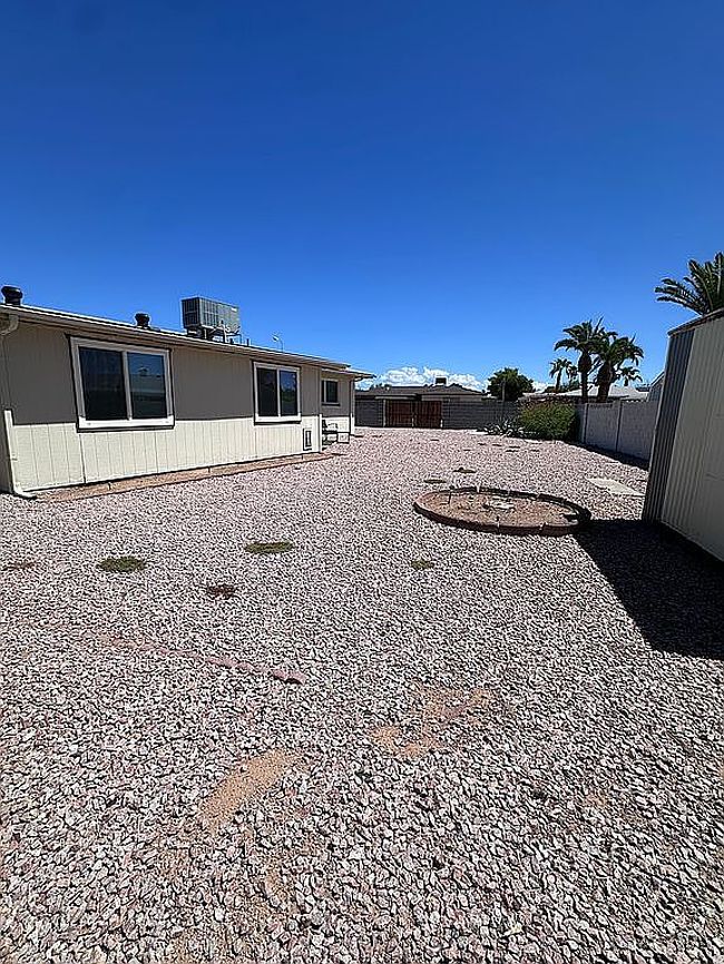 Additional photo 1 of property located at 5527 E Dallas St