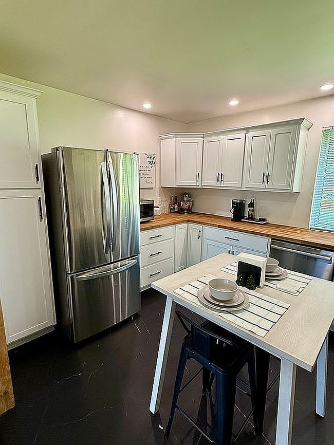 Image of 17 W Orchard Dr