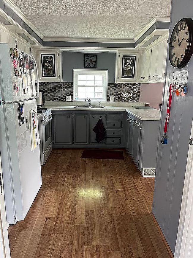 Photo of 565 Willow Dr