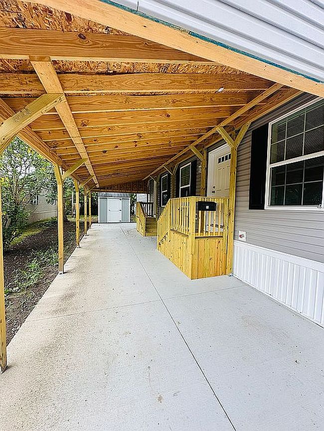 Photo of 1426 Seabrook Dr, Alden, NY