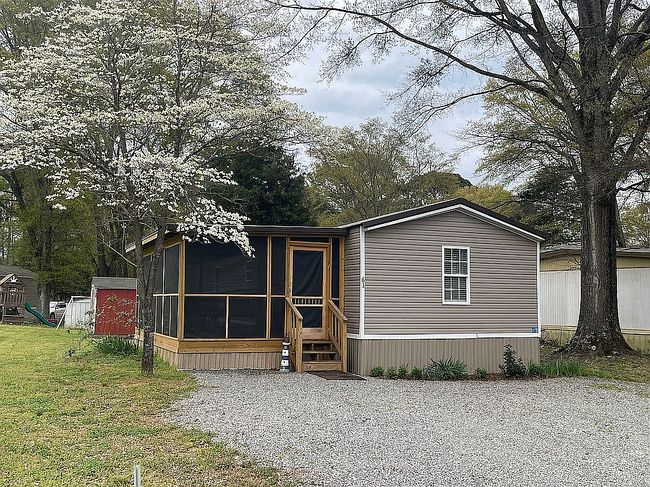 Image of 63 Lake Dr