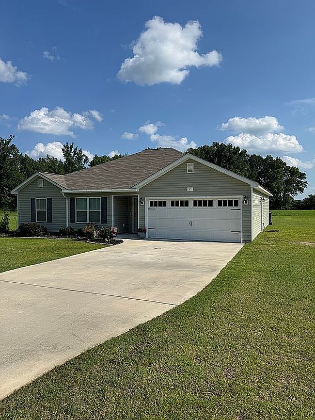 Photo of 403 Crown Dr