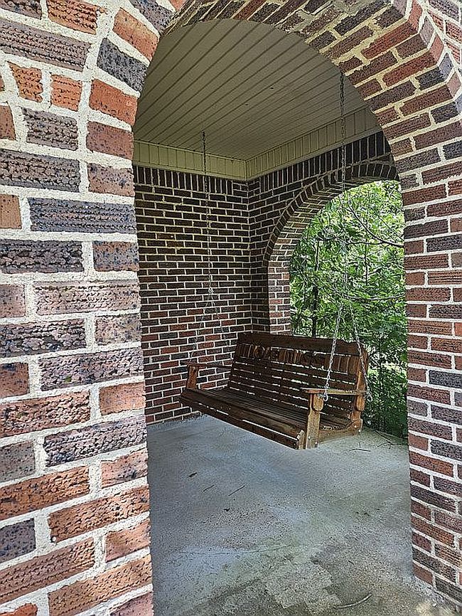 Photo of 914 W Commerce St, Aberdeen, MS