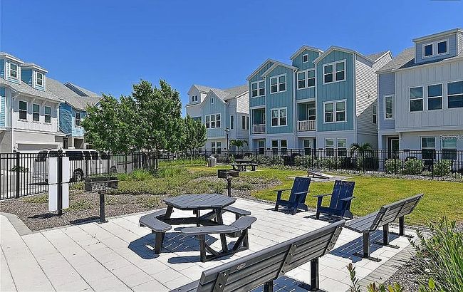 Image of 2400 Ezzell Ct