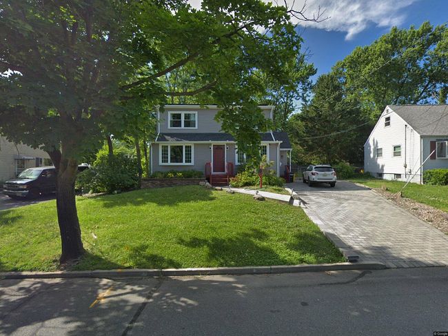 Photo of 72 Lois Ave, East Brunswick, NJ