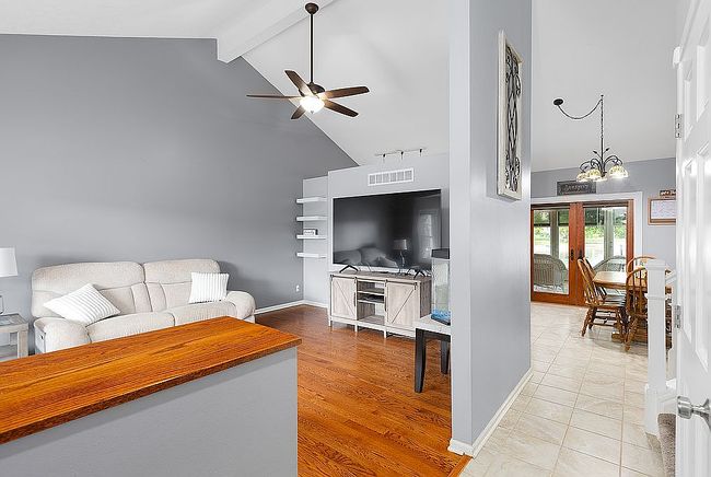 Photo of 1617 Timberline Dr, Joliet, IL