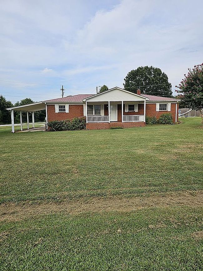 Photo of 123 Burbank Dr, Lexington, NC