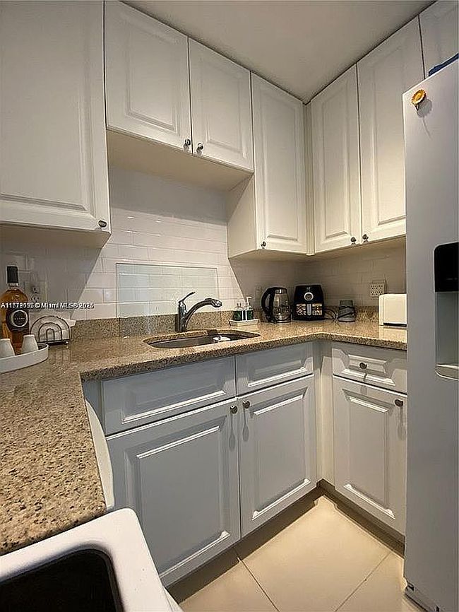 Additional photo 3 of property located at 5050 Nw 7th St