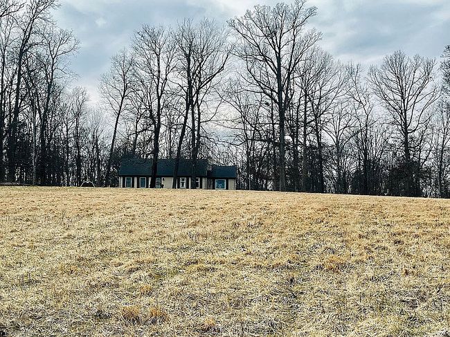 Image of 129 Country Squire Ln