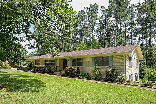 Photo of 105 Pinewood Dr, Newton, MS