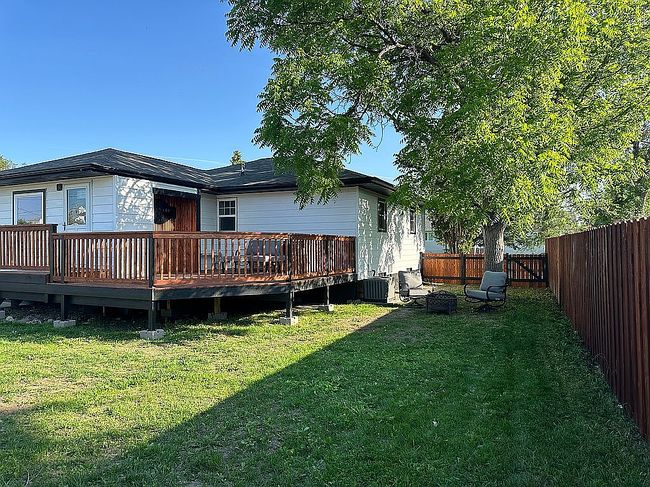 Image of 724 3rd St Se