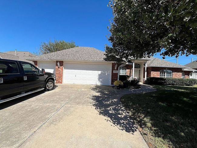 Additional photo 2 of property located at 2821 Edgewater Ct