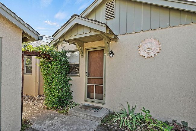 Additional photo 3 of property located at 916 W 4th St