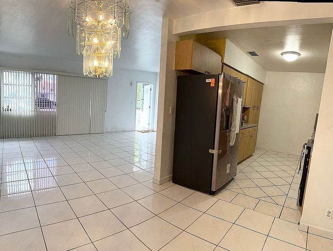Image of 904 Ne 164th St