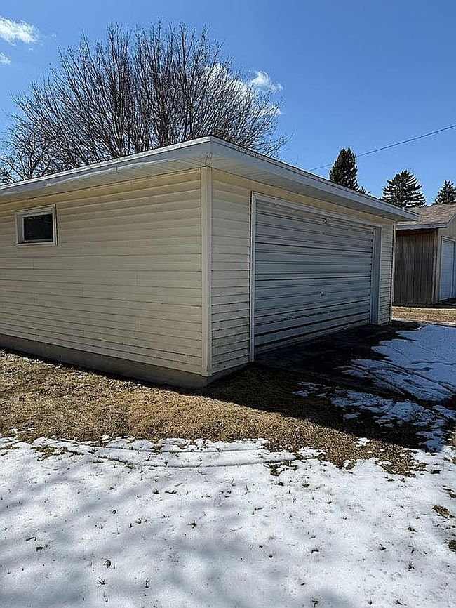 Image of 706 3rd St Sw