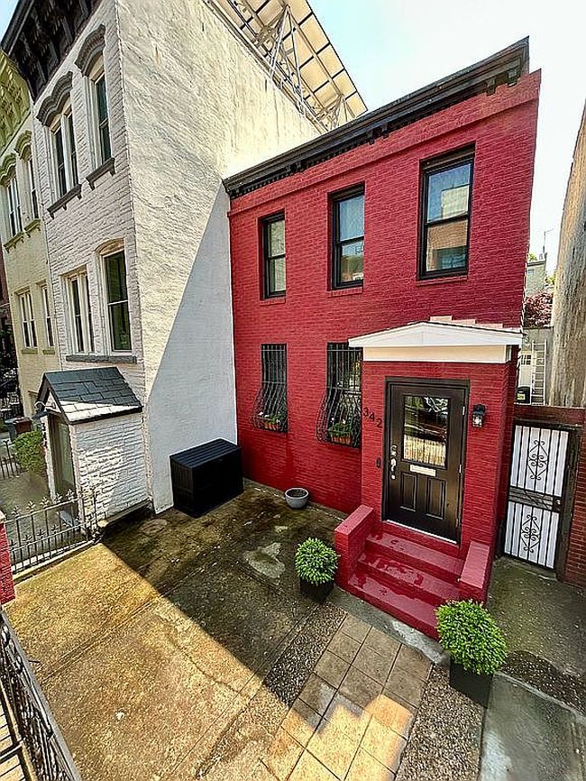 Image of 342 13th St