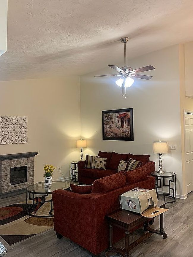 Image of 136 Emerald Dr