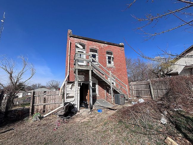 Image of 310 Main St