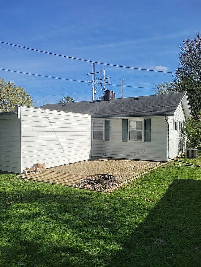 Image of 1400 Meriden St