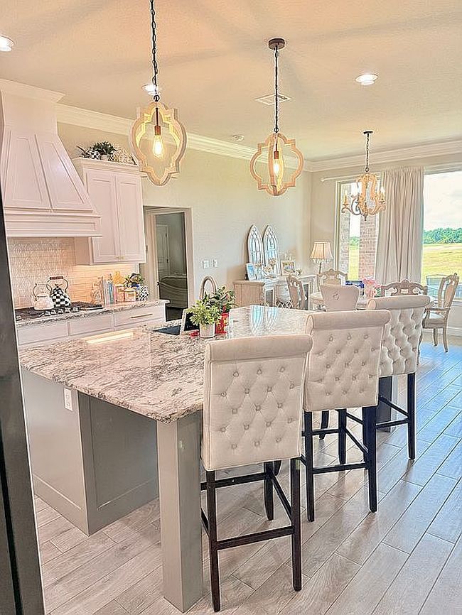 Photo of 821 Williamson Rd, Granbury, TX