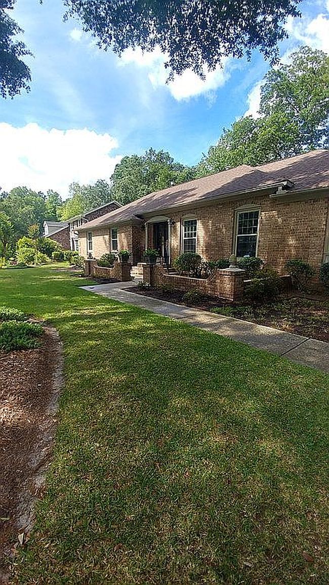 Image of 104 Shaftesbury Ln