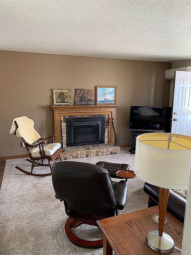 Image of 341 Prairiewood Cir S Apt 202